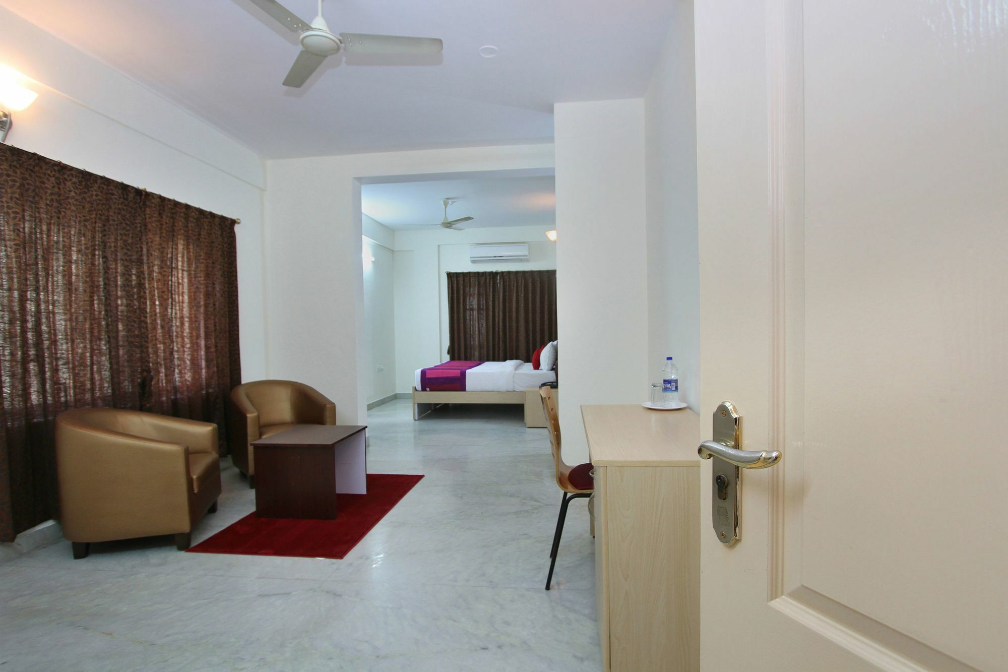 Capital O 5379 The Roy Grand Inns Bangalore Exterior foto